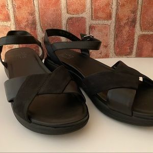 Naturalizer Leather Sandal,Black Suede Crossover w Ankle Strap w Silver Buckle